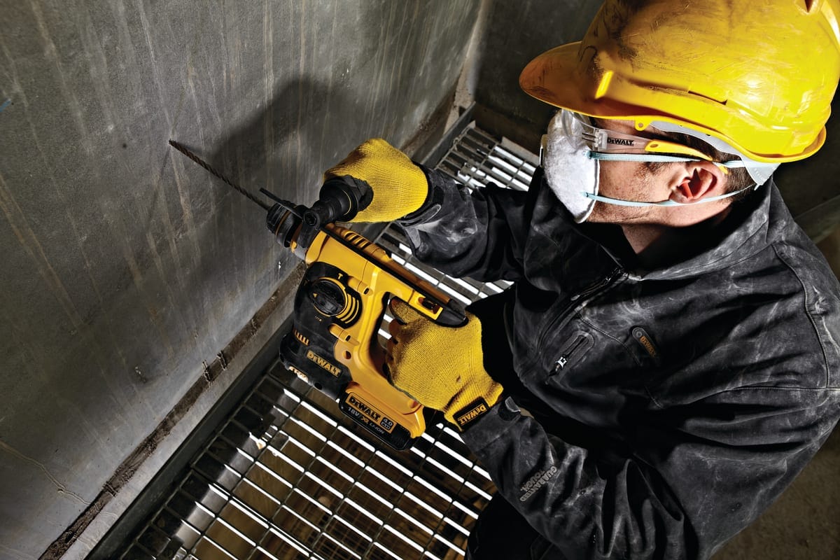Bricocenter MARTELLO TASSELLATORE DEWALT 18V, 2 BATTERIA 4.0AH, 2.1J
