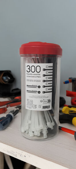 Black and White Cable Ties with assor sizes