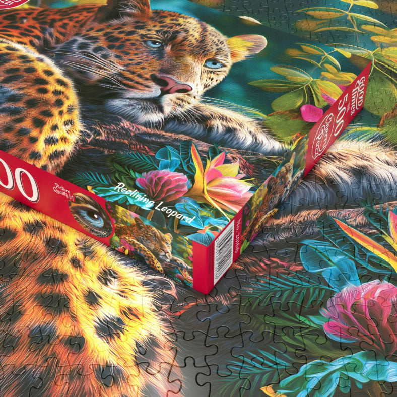 500 piece puzzle - Reclining Leopard