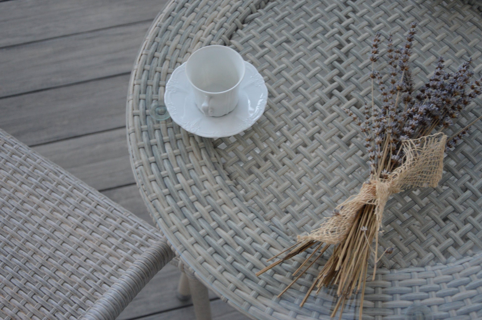 Bricocenter SOFIA COFFEE TABLE IN STEEL Diam 60X 72h covered in synthetic rattan with 6mm glass top