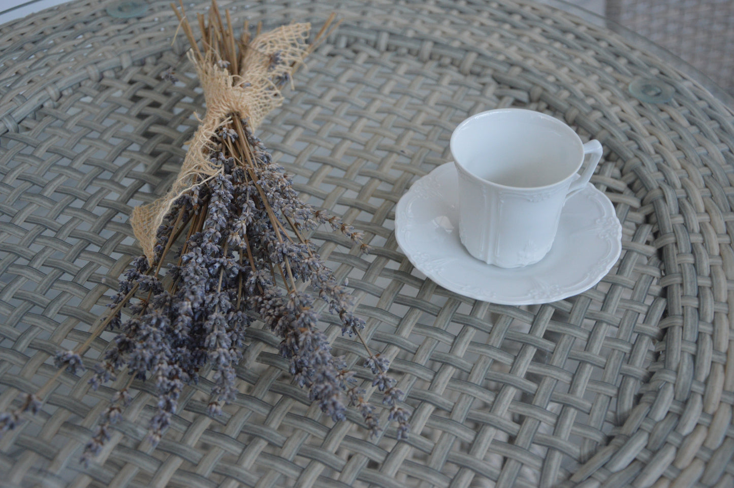 Bricocenter SOFIA COFFEE TABLE IN STEEL Diam 60X 72h covered in synthetic rattan with 6mm glass top