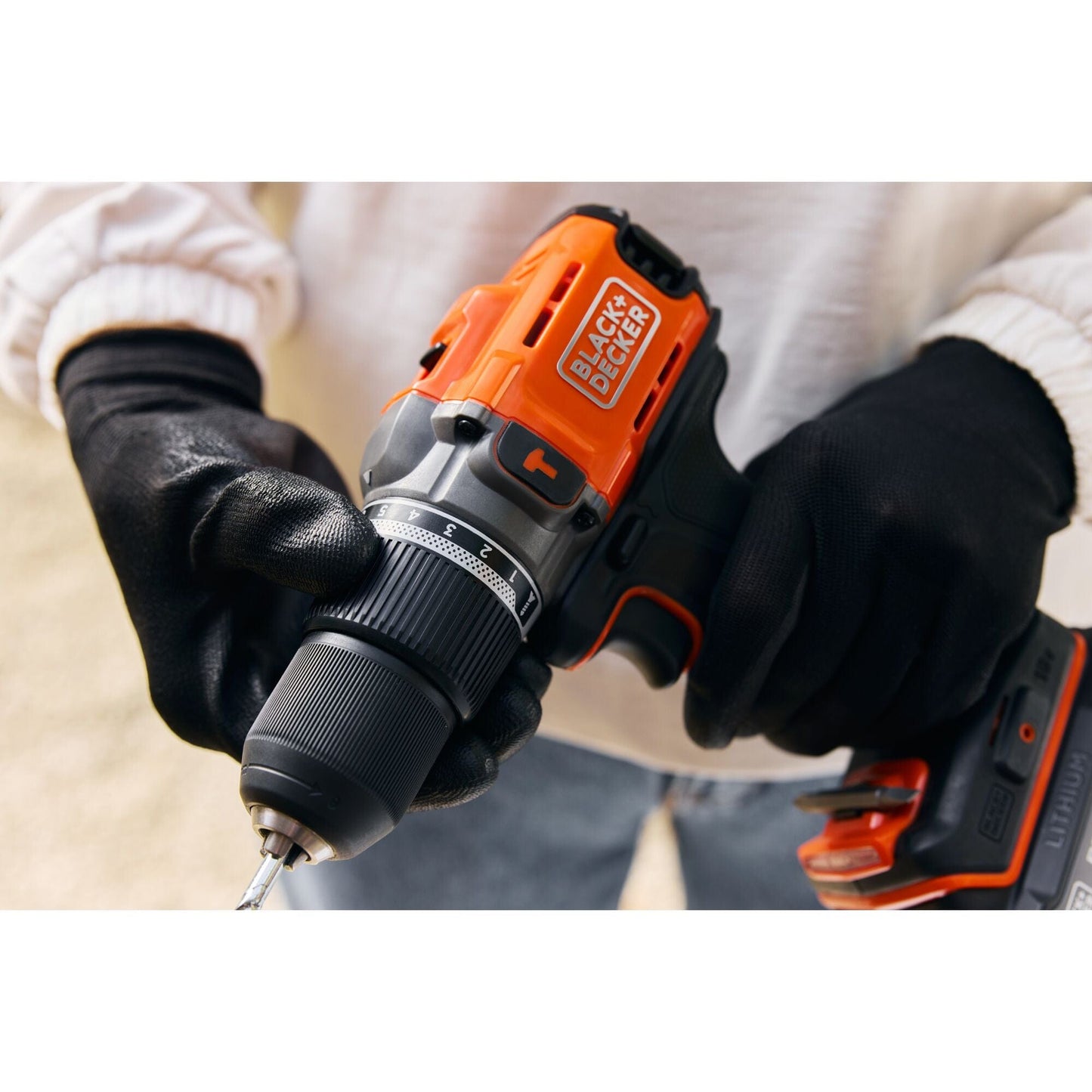 BLACK&DECKER 18V IMPACT DRILL, 2 2.0AH BATTERIES, CHARGER