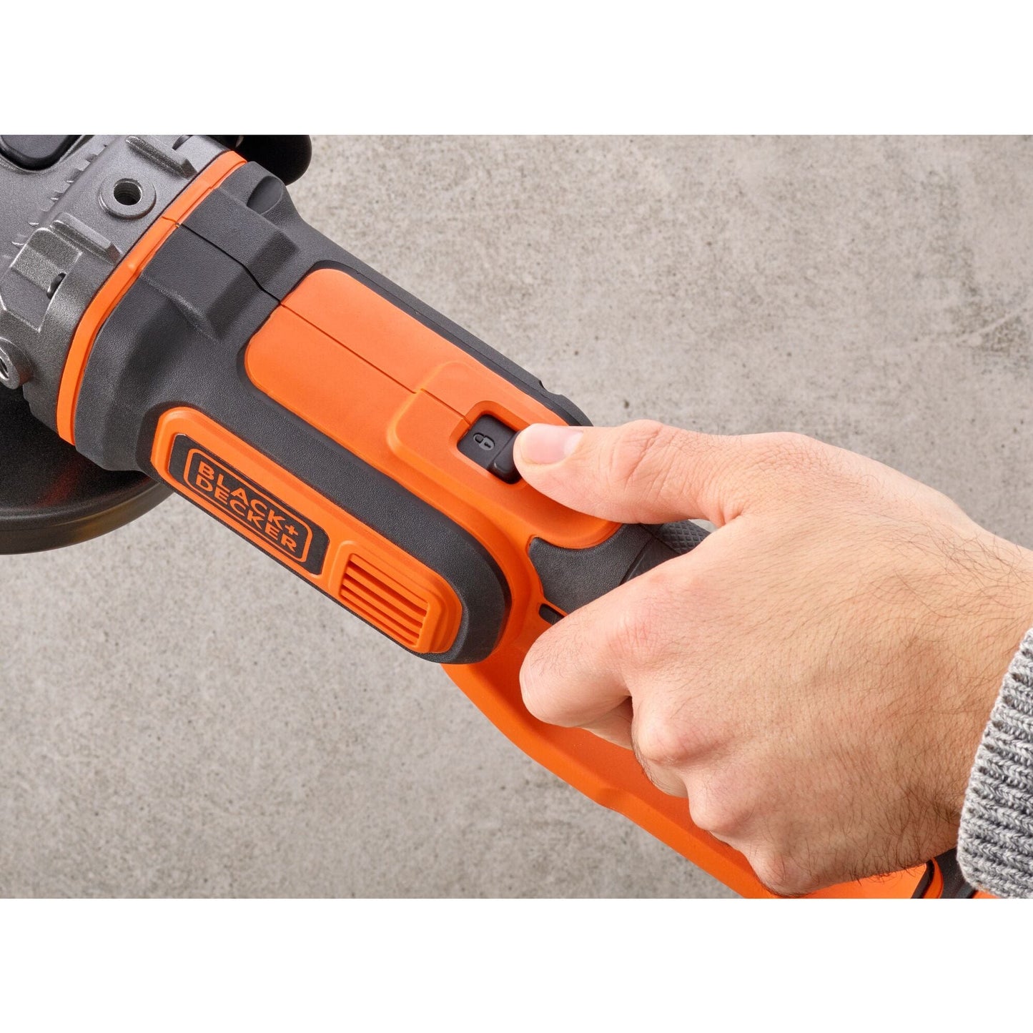 BLACK&DECKER 125MM GRINDER