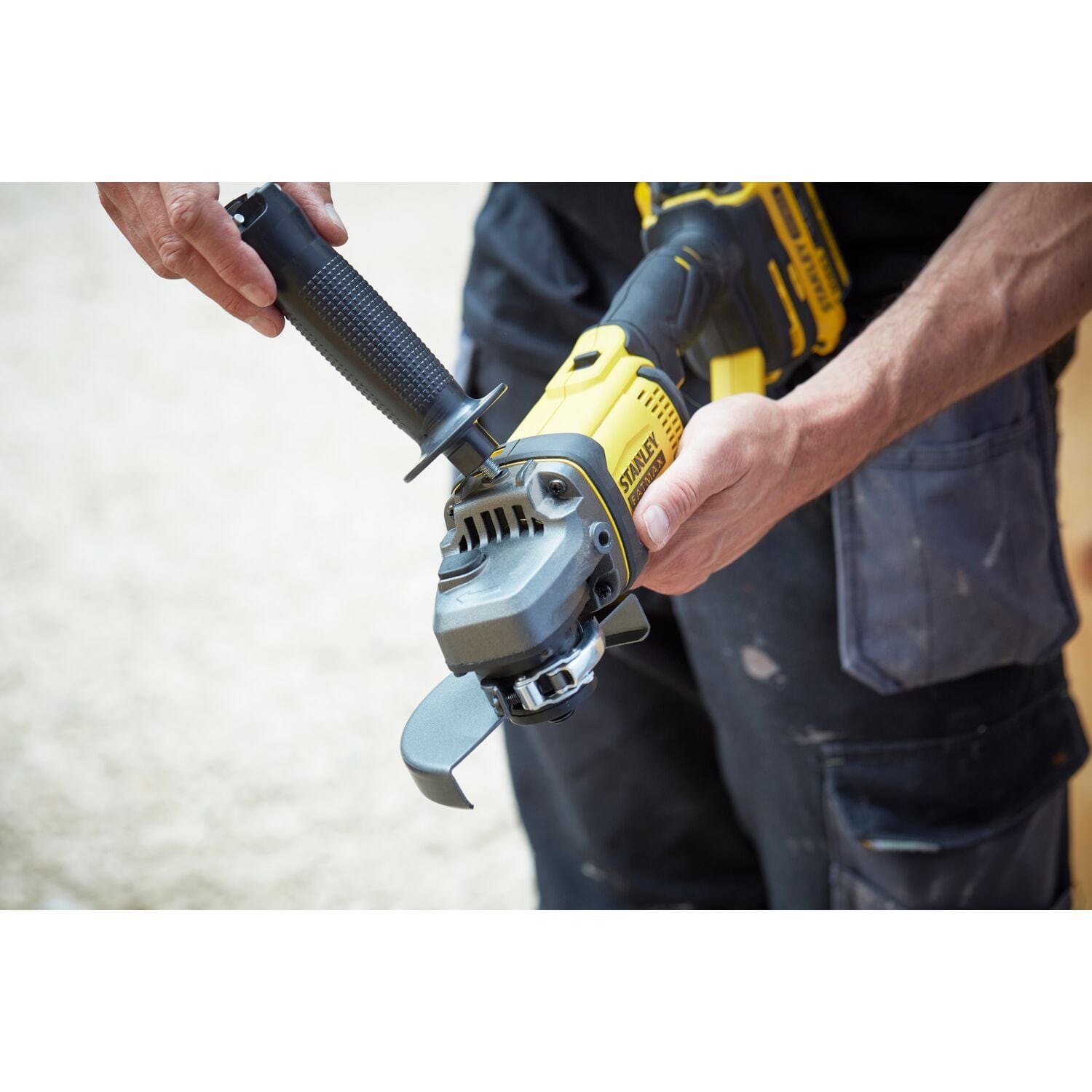 Bricocenter STANLEY FATMAX 18V ANGLE GRINDER, 125MM, WITHOUT BATTERY AND CHARGER