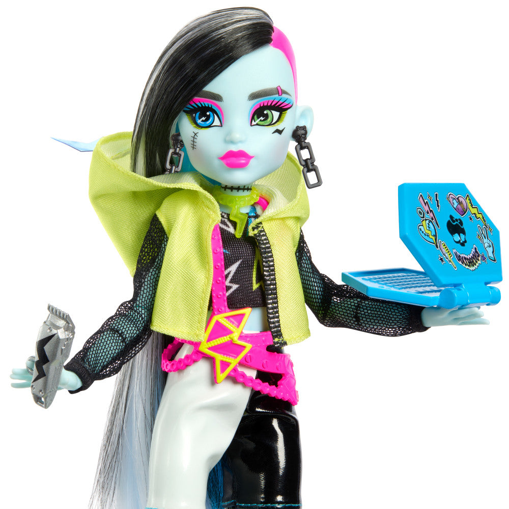 THRILLING SECRETS - series 2 CLAWDEEN