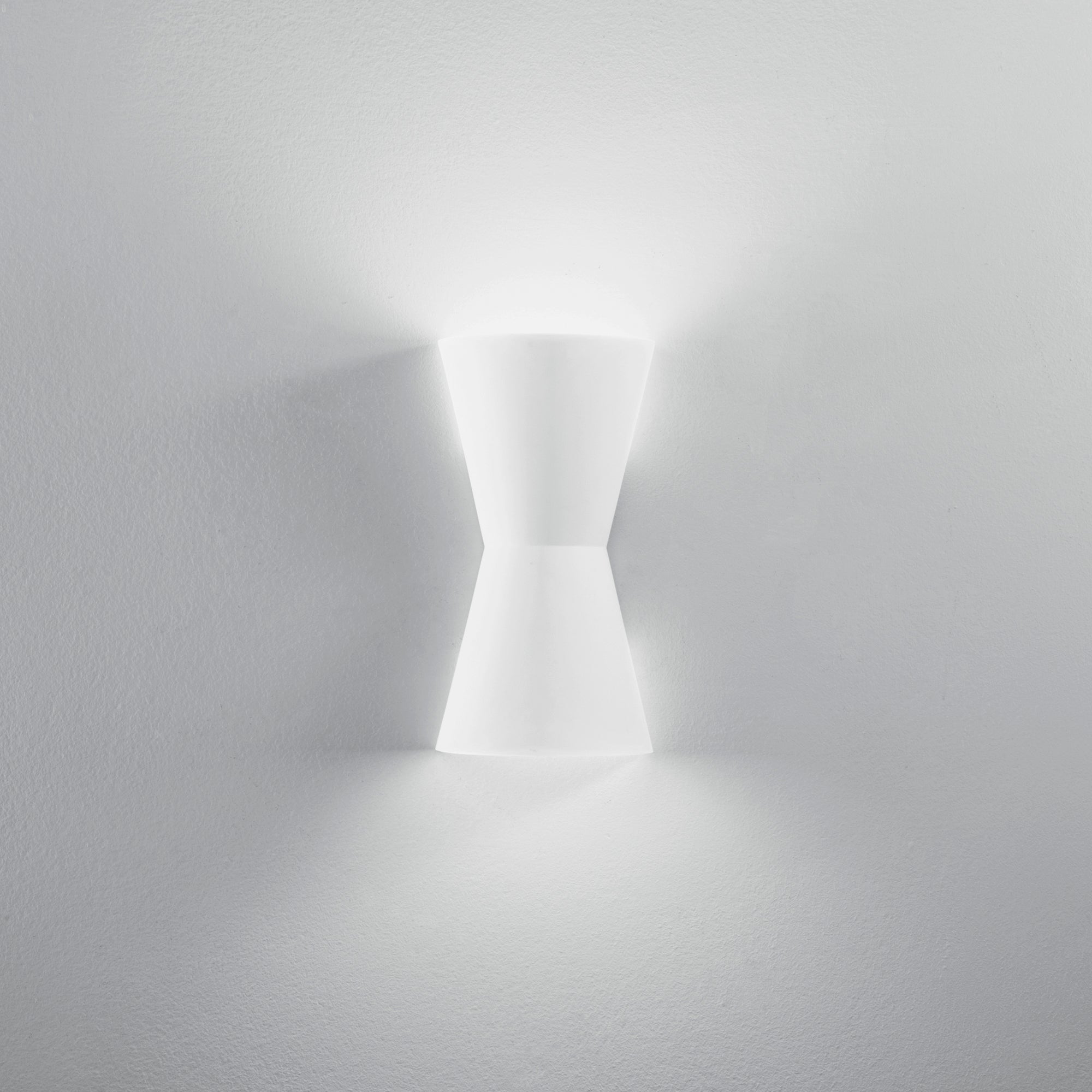 White Clepsydra wall light, 2x14, 16x8x30cm