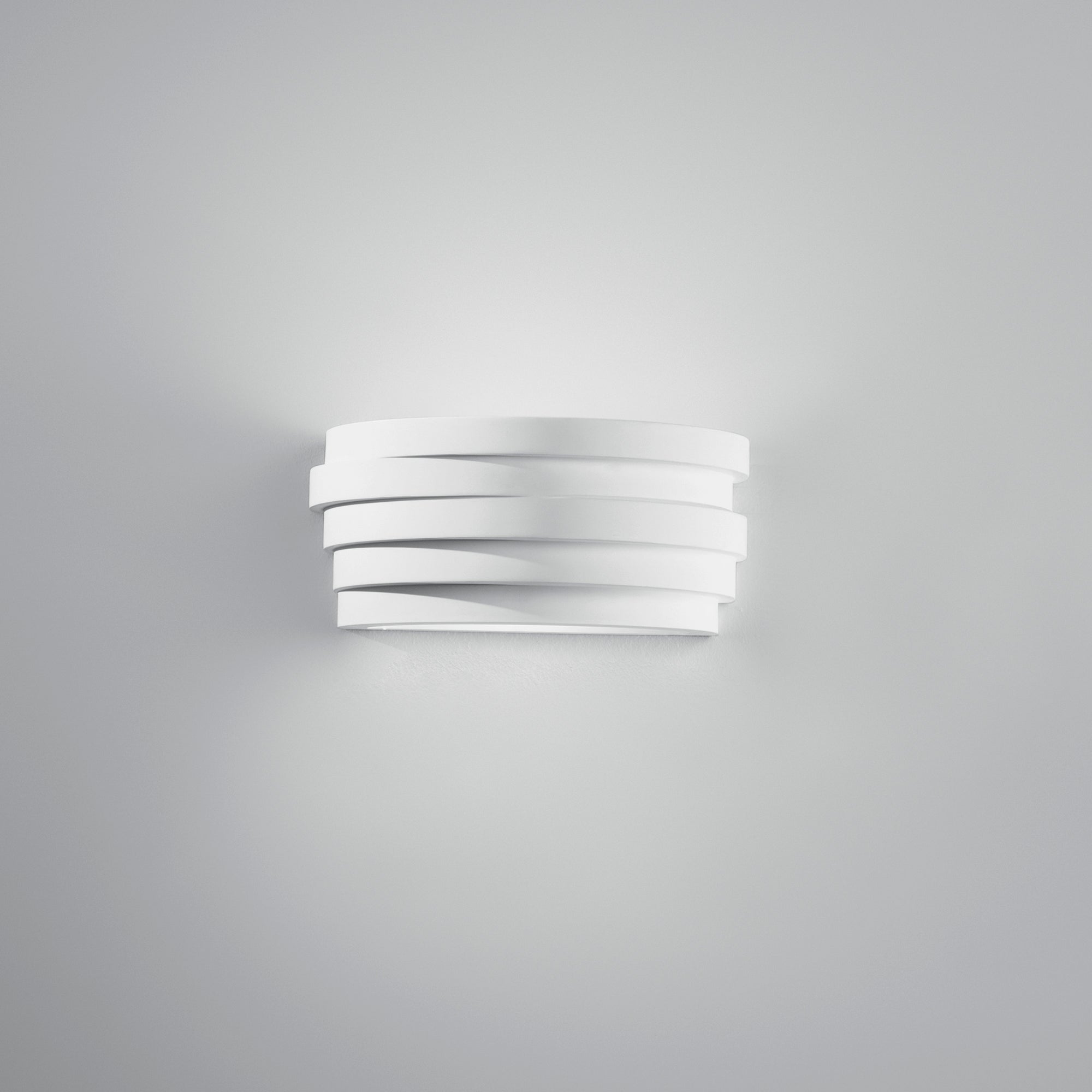 White ‘Flow’ wall light, 29 x 12.8 x 13 cm, 1xE27