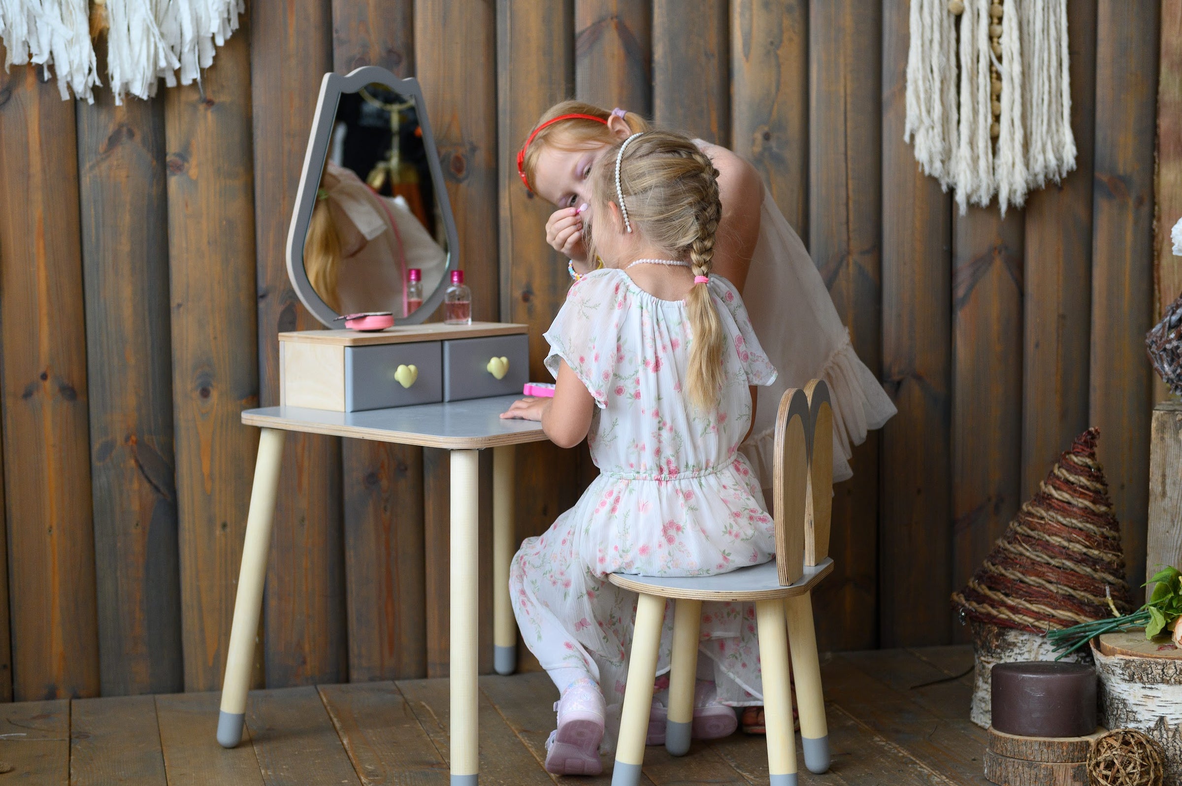 Princess Beauty Table with Mirror- Tulip