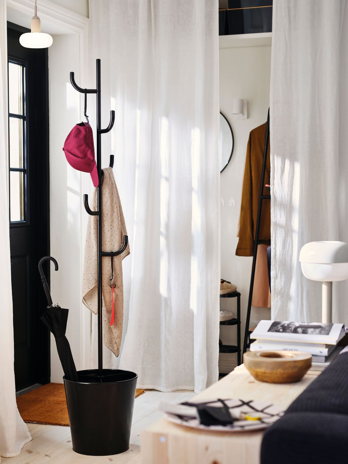 No hallway? Create one with a relaxed feel
