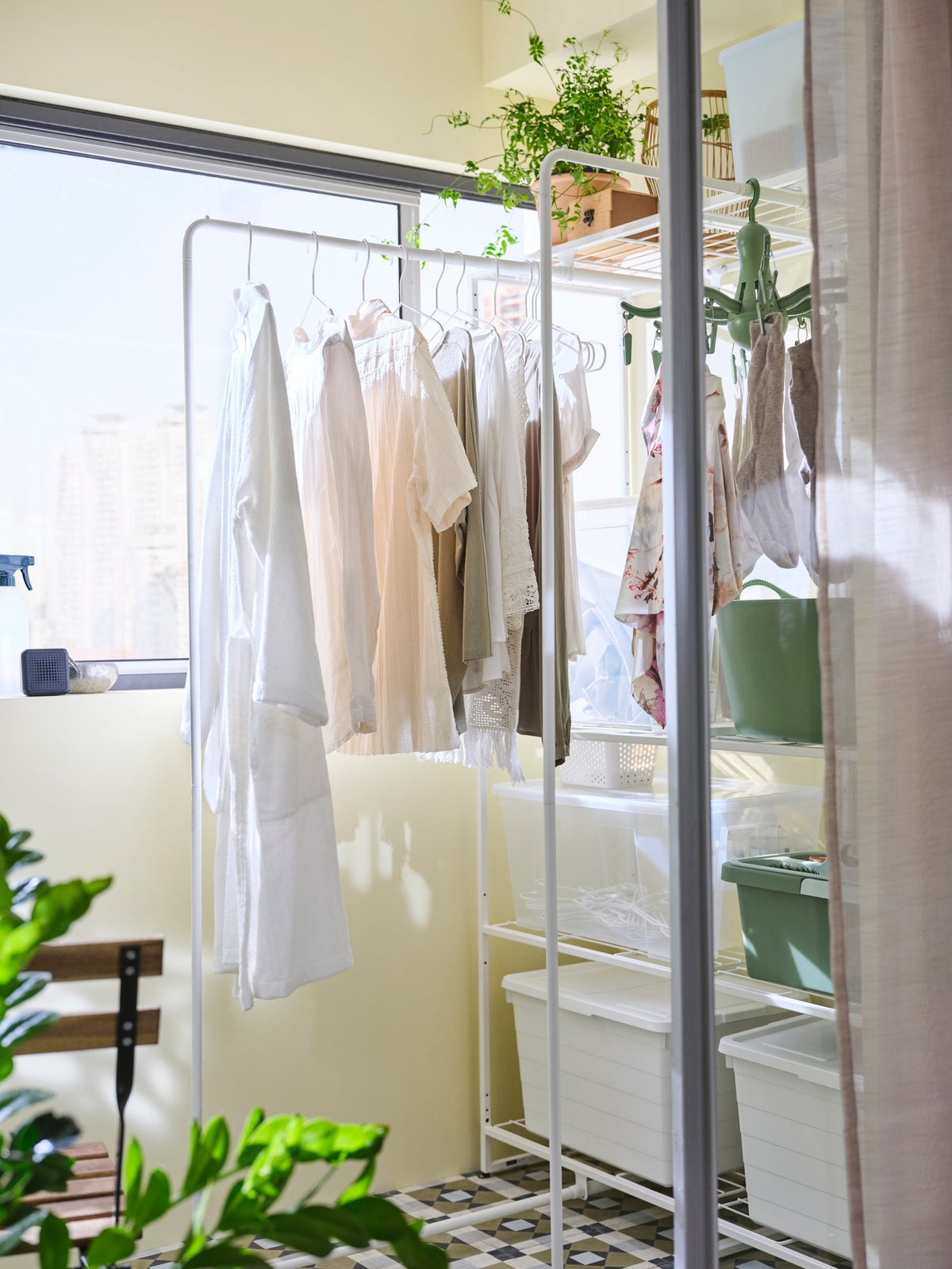 Ideas for a tidy balcony where you can unwind