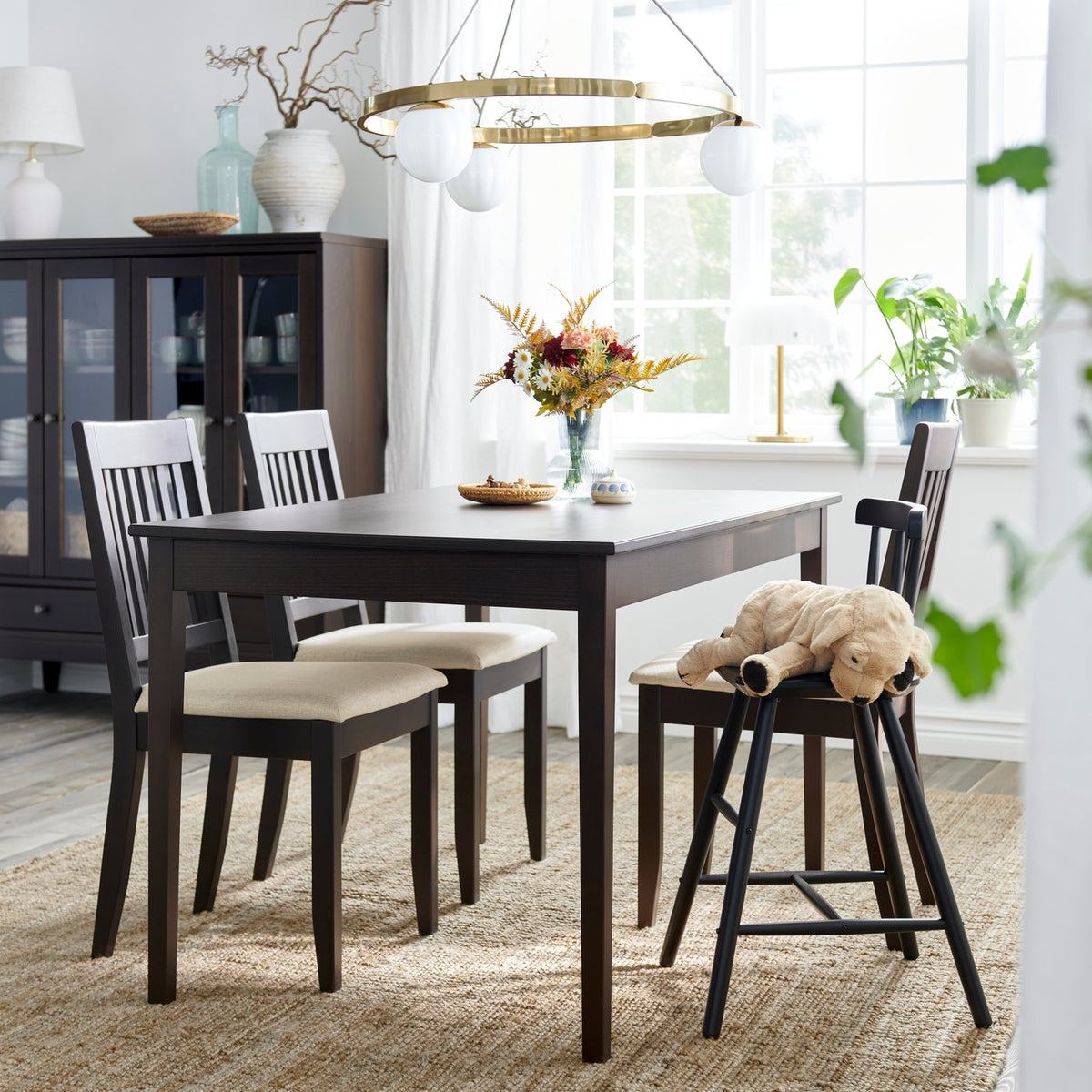 A traditional dining space for any family size