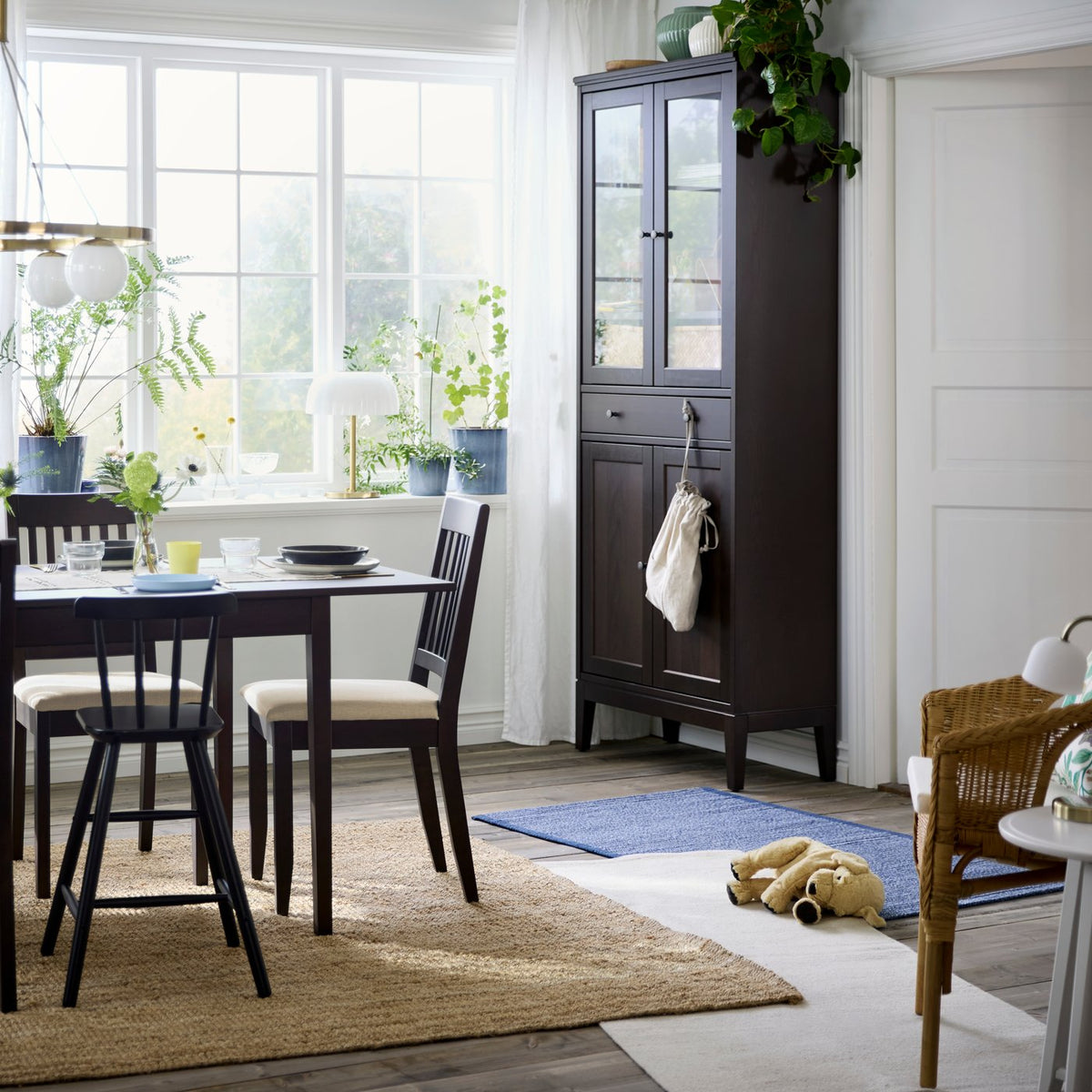 A traditional dining space for any family size