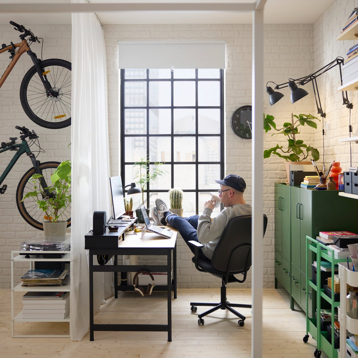 A workspace that fits around daily life