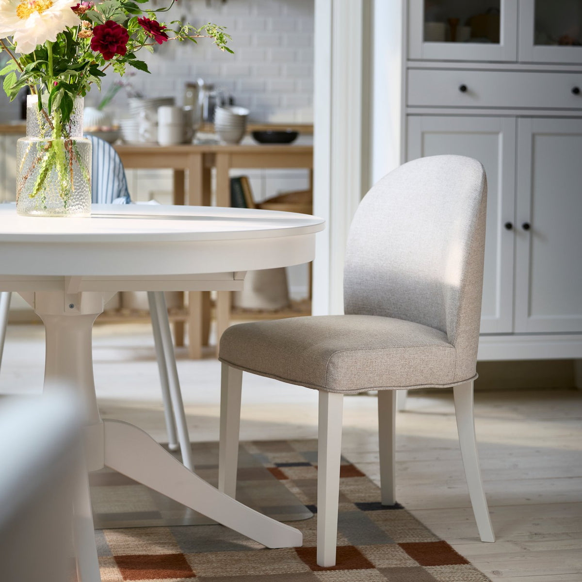 ROSENTORP a versatile table built for company