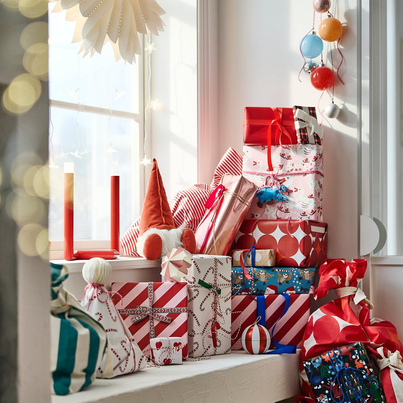Gift wrapping worth lingering over
