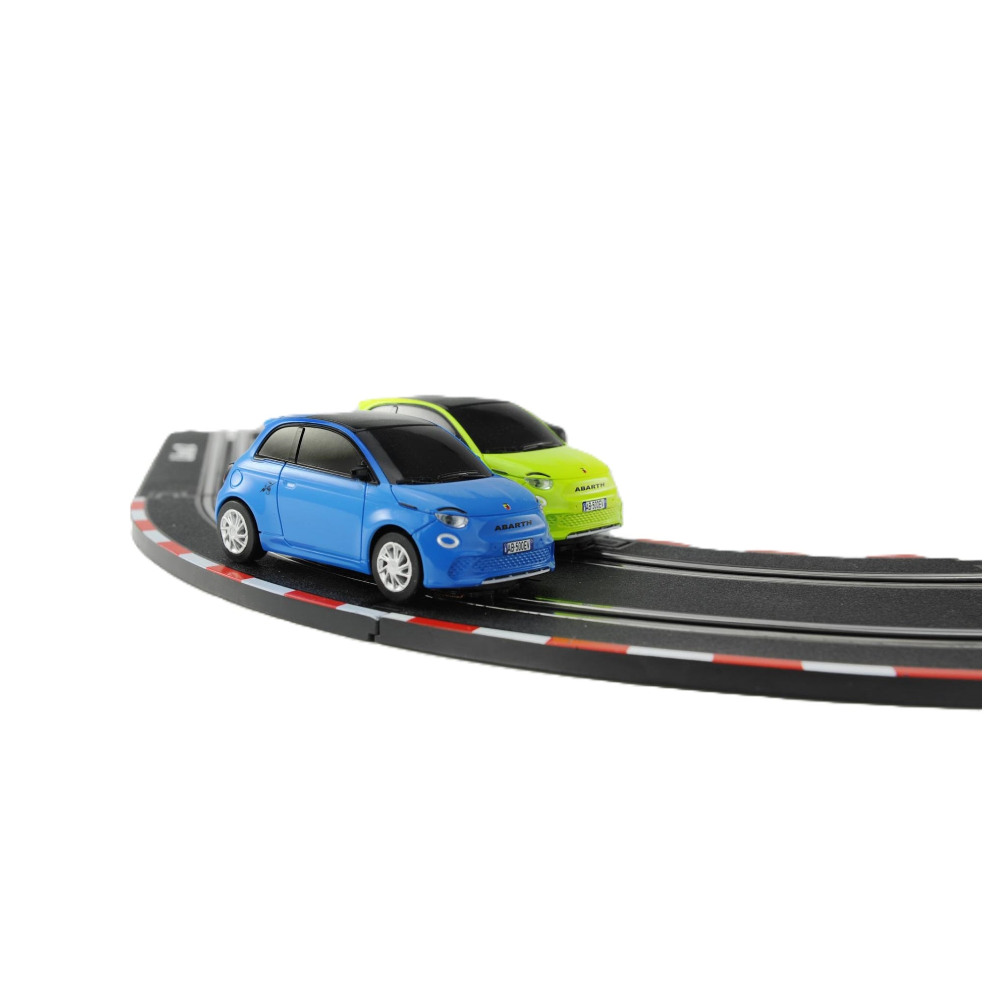 PISTA FIAT ABARTH 500e RACING SLOT: 2,6M track length - 1:43 Scale cars with lights and turbo function