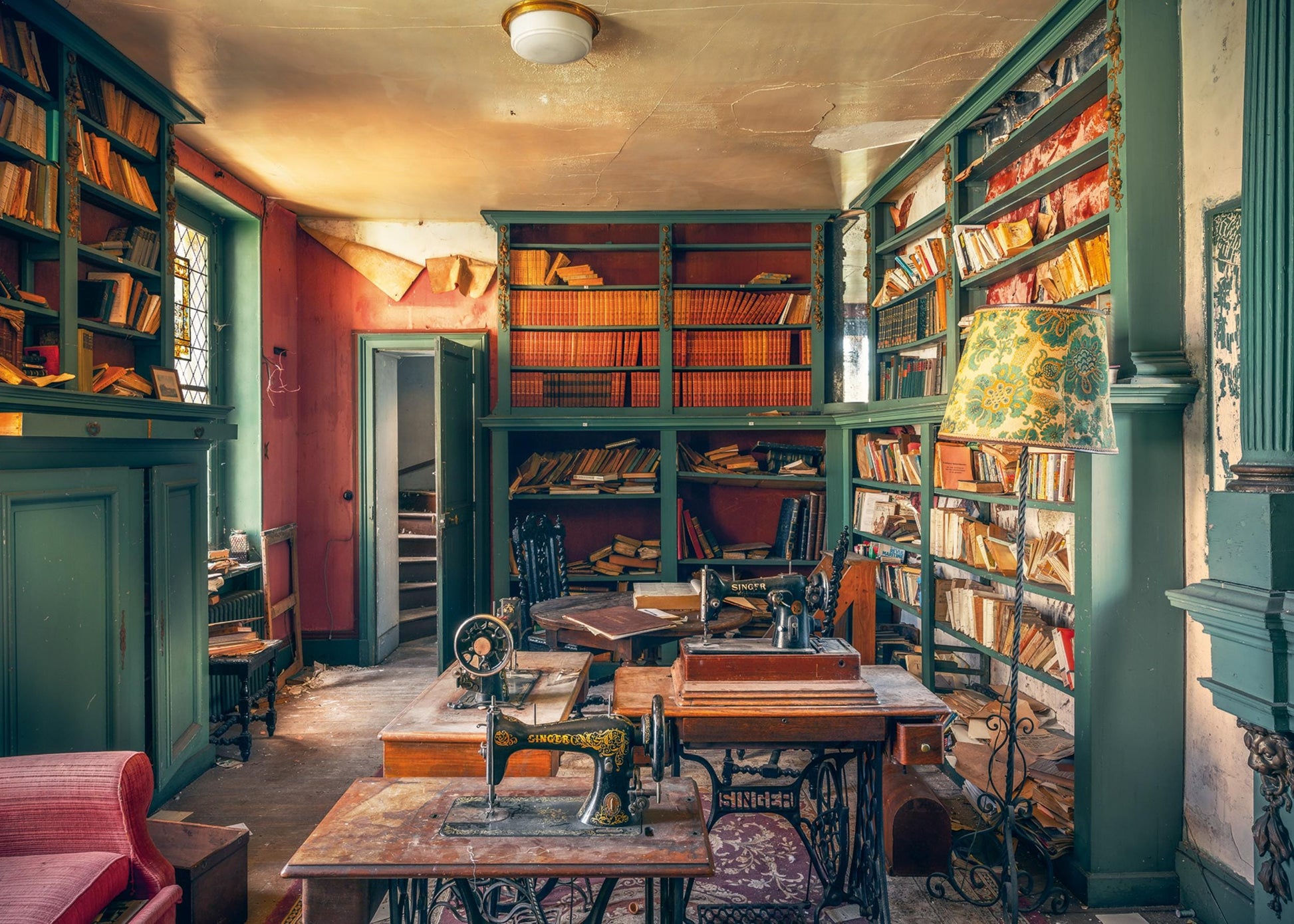Toys 1000 Piece Puzzle - Lost Places: The Housekeeper&#39s Room