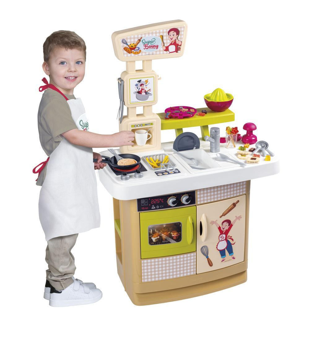 Super Benny Kitchen of Delights with 32 accessories. Including Super Benny&#39s apron, a recipe book and accessories to really cook!