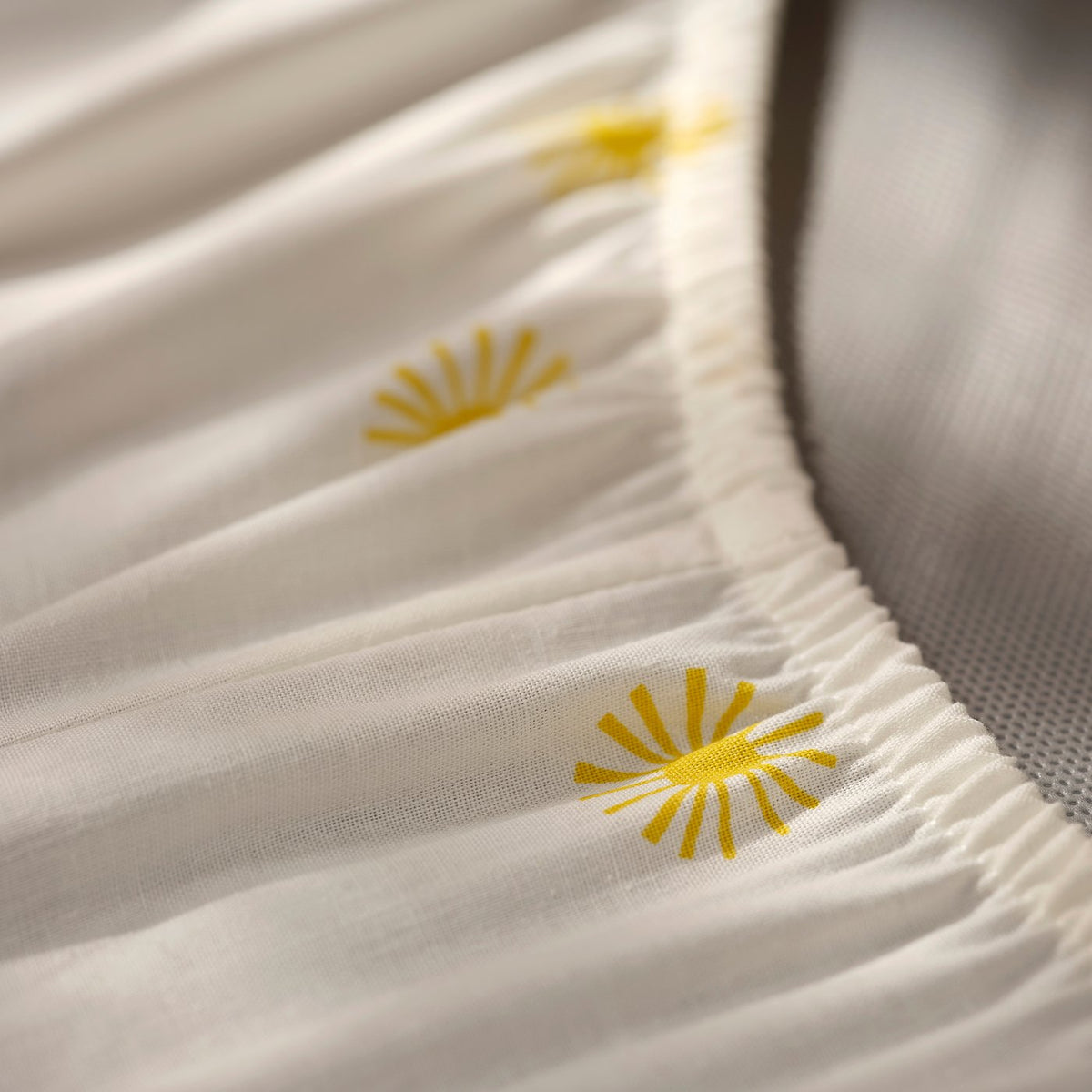 ALPTALL fitted sheet, white yellow/sun pattern, 90x200 cm