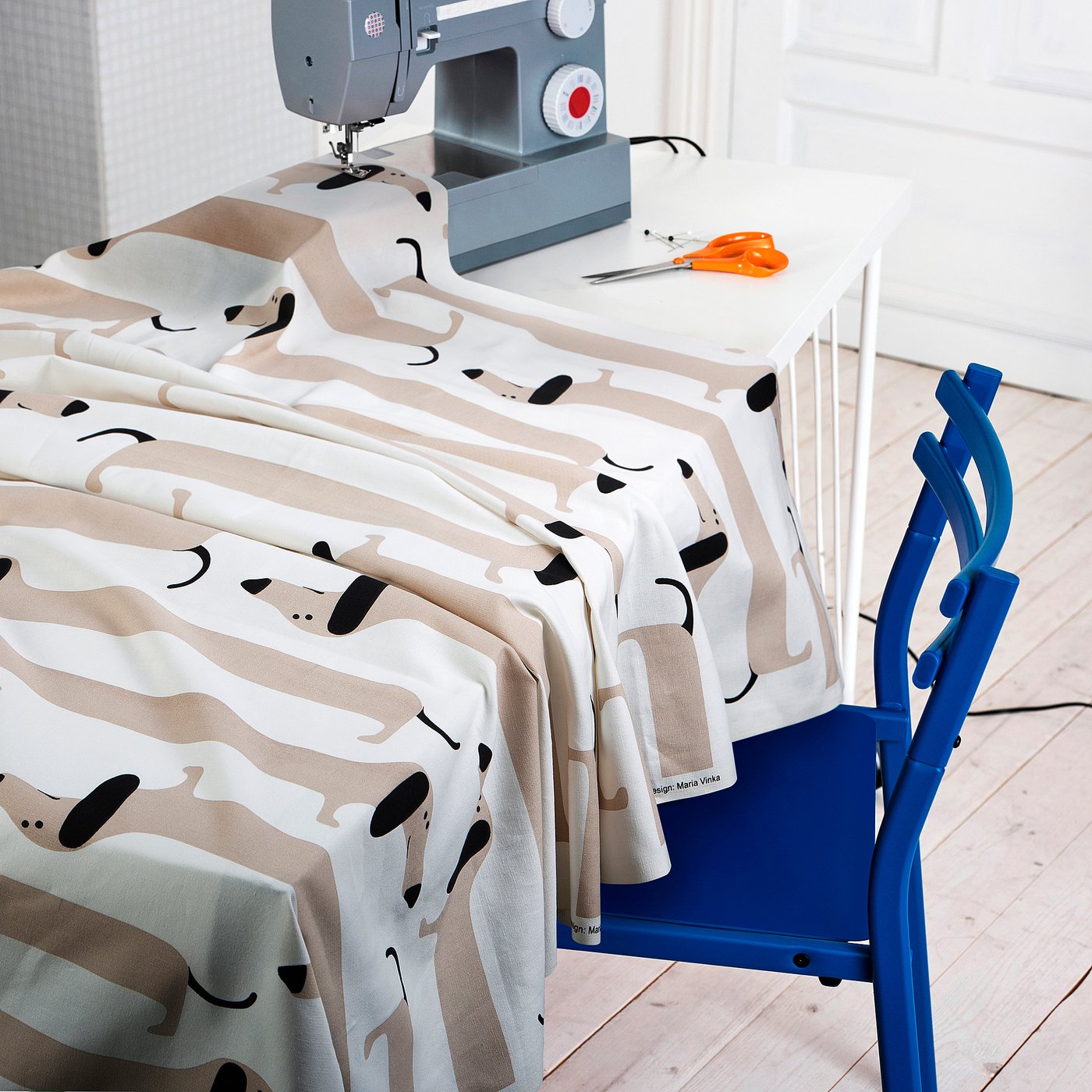 ARBETSTÅG pre-cut fabric, off-white/beige dog pattern, 150x300 cm