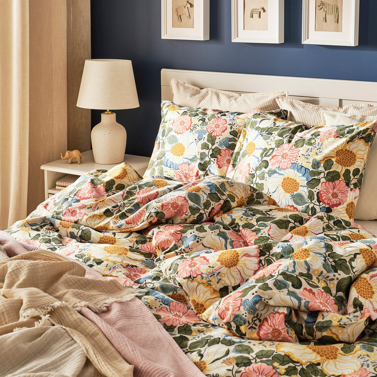 ARENBOK duvet cover and 2 pillowcases, beige/floral pattern, 240x220/50x80 cm