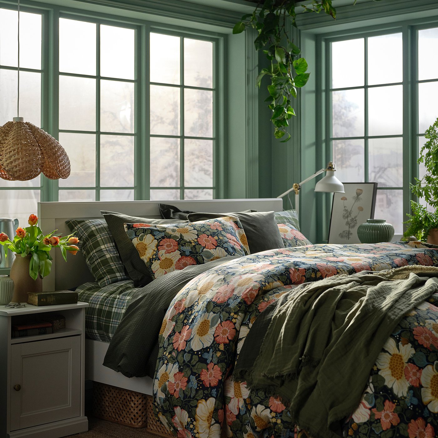 ARENBOK duvet cover and 2 pillowcases, dark blue/floral pattern, 240x220/50x80 cm