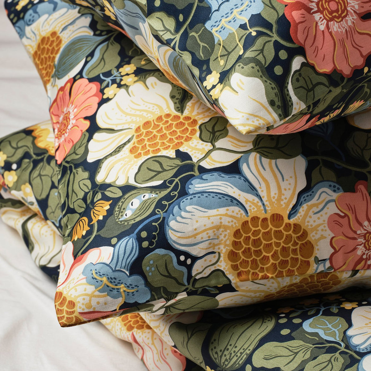 ARENBOK pillowcase, dark blue/floral pattern, 50x80 cm