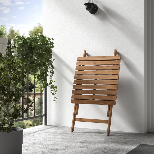 ASKHOLMEN - Table+2 folding chairs garden, dark brown/Kuddarna light gray-beige,60x62 cm