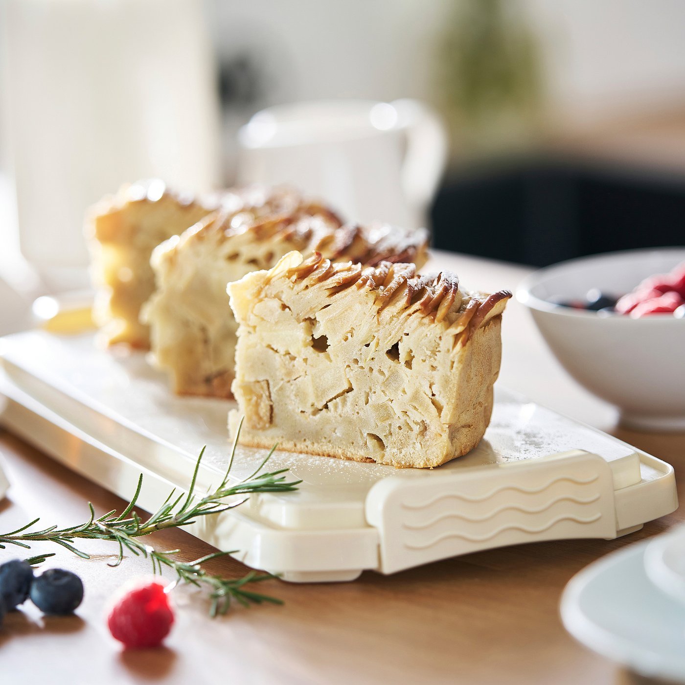 BAKTIDER cake platter with lid, white, 36x16 cm