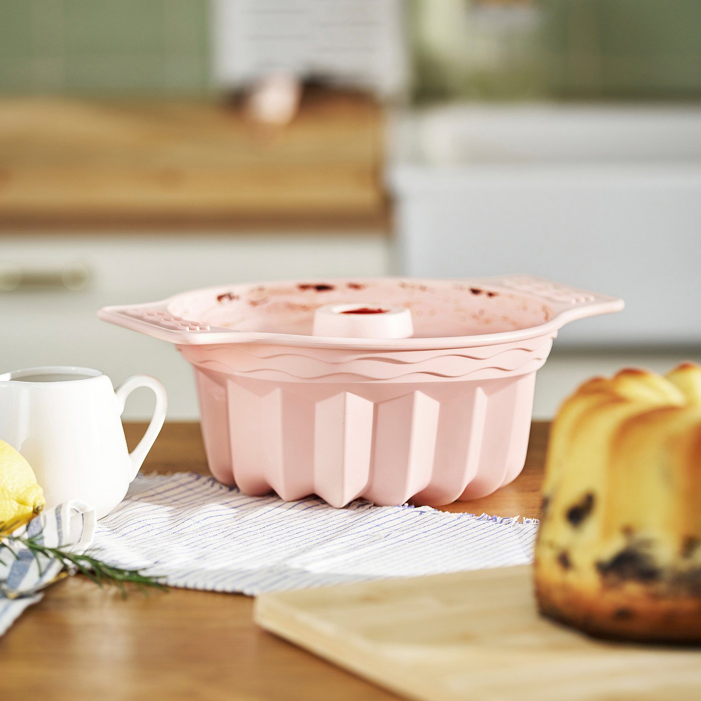 BAKTIDER fluted ring cake mould, pale pink, 22 cm