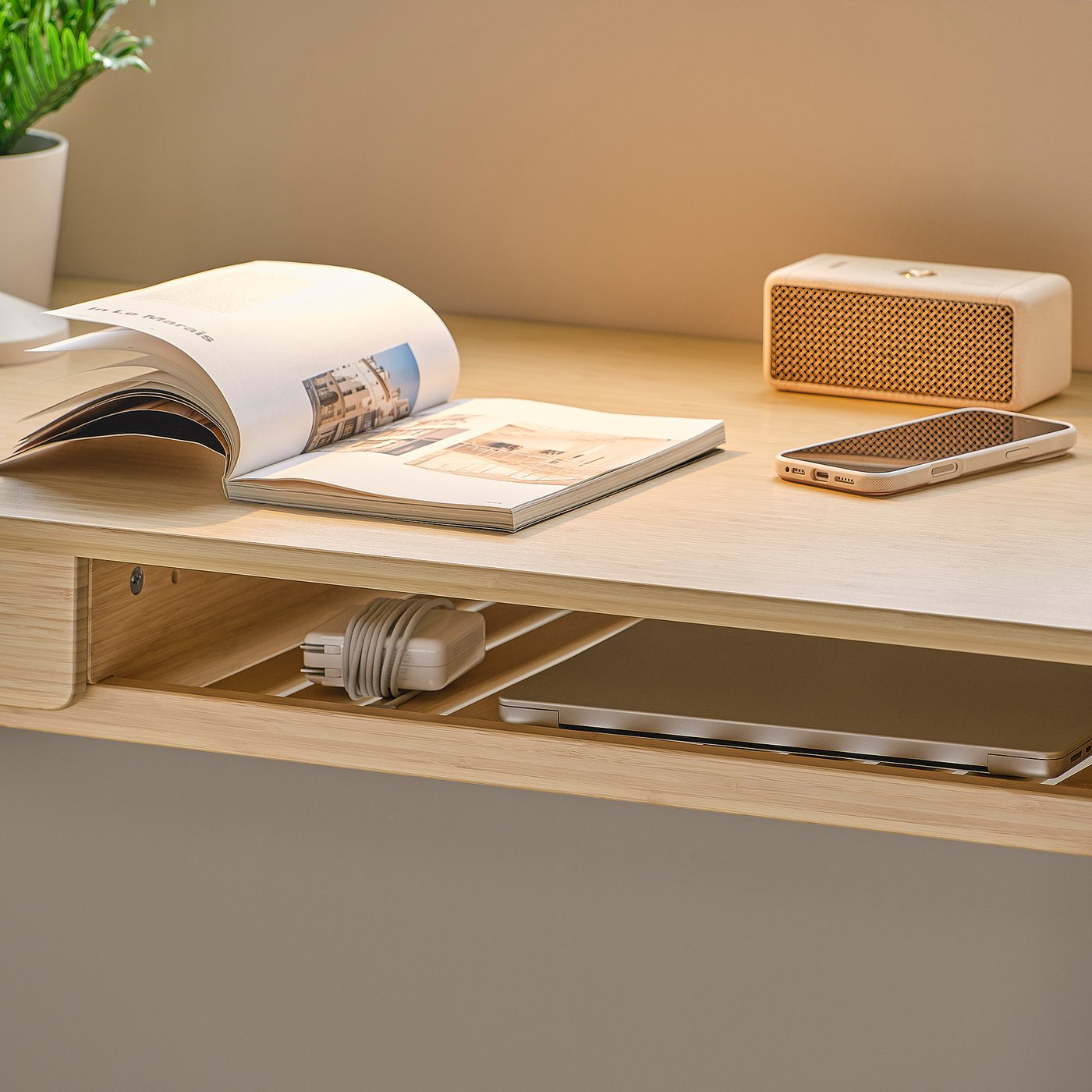 BETESHÄST desk, light bamboo, 120x60 cm