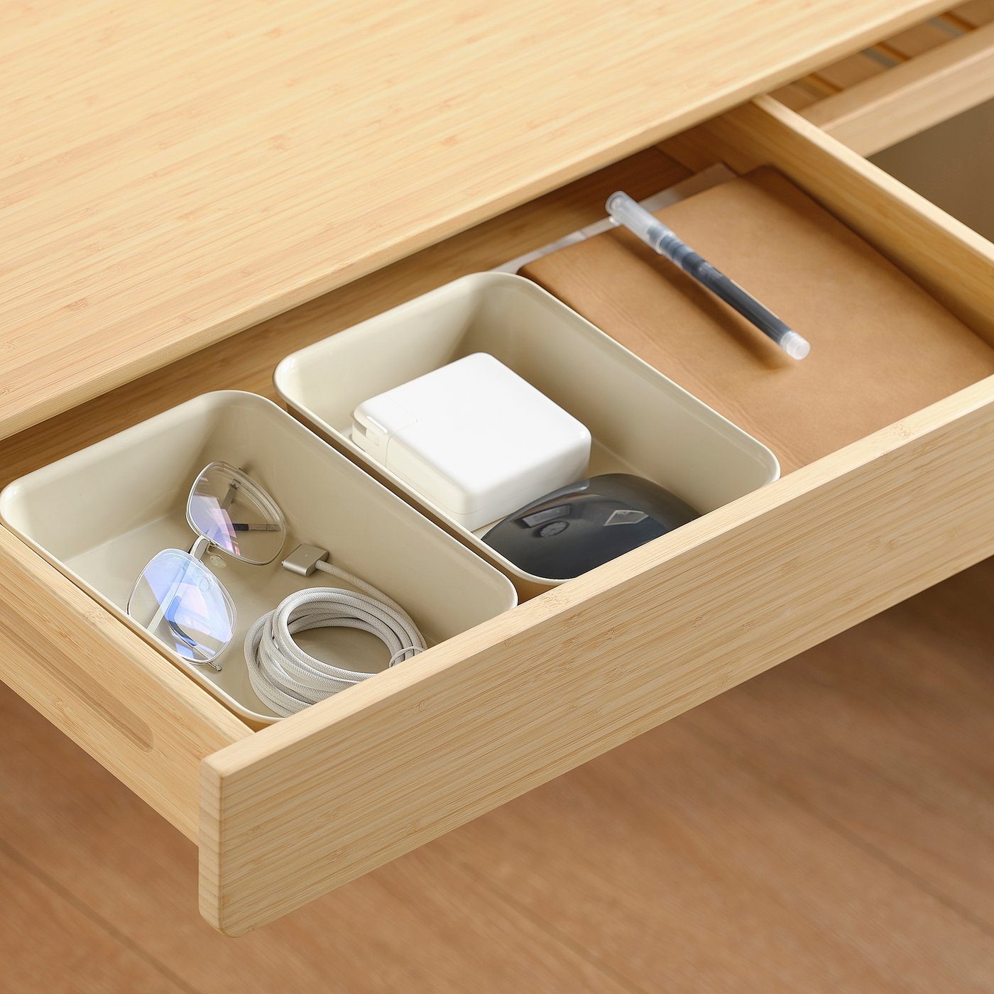 BETESHÄST desk, light bamboo, 120x60 cm