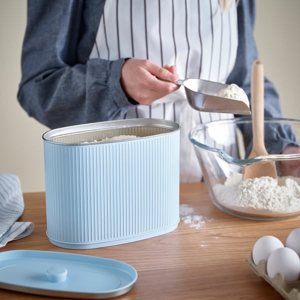 BETTHAJ tin with lid, for dry food/pale blue, 3.1 l