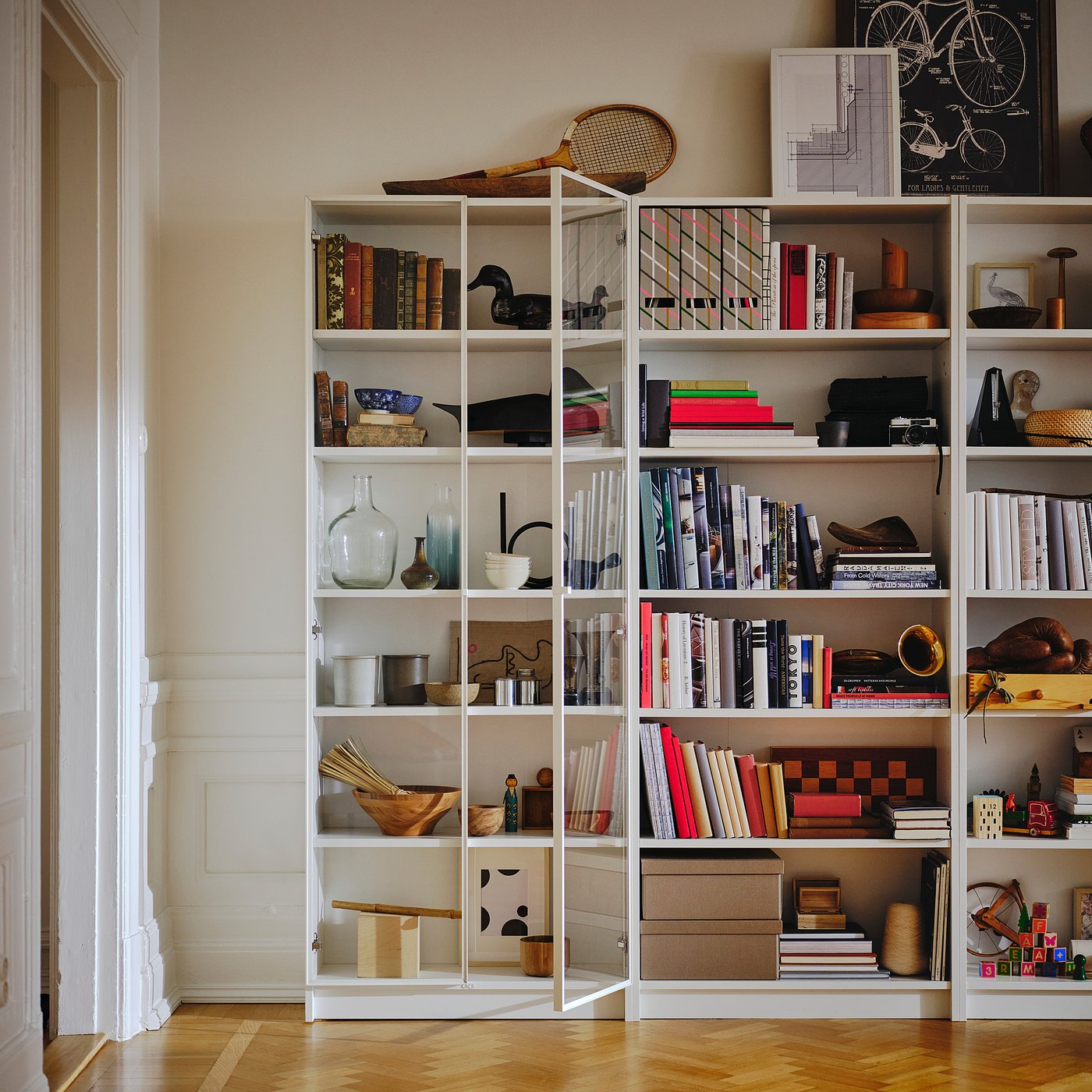 BILLY / HÖGBO bookcase with glass doors, white, 80x30x202 cm