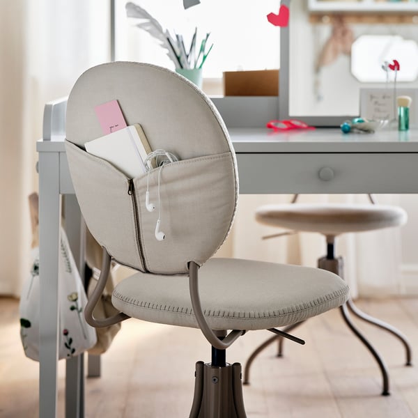 BJÖRKBERGET swivel chair, Idekulla beige, 58 cm