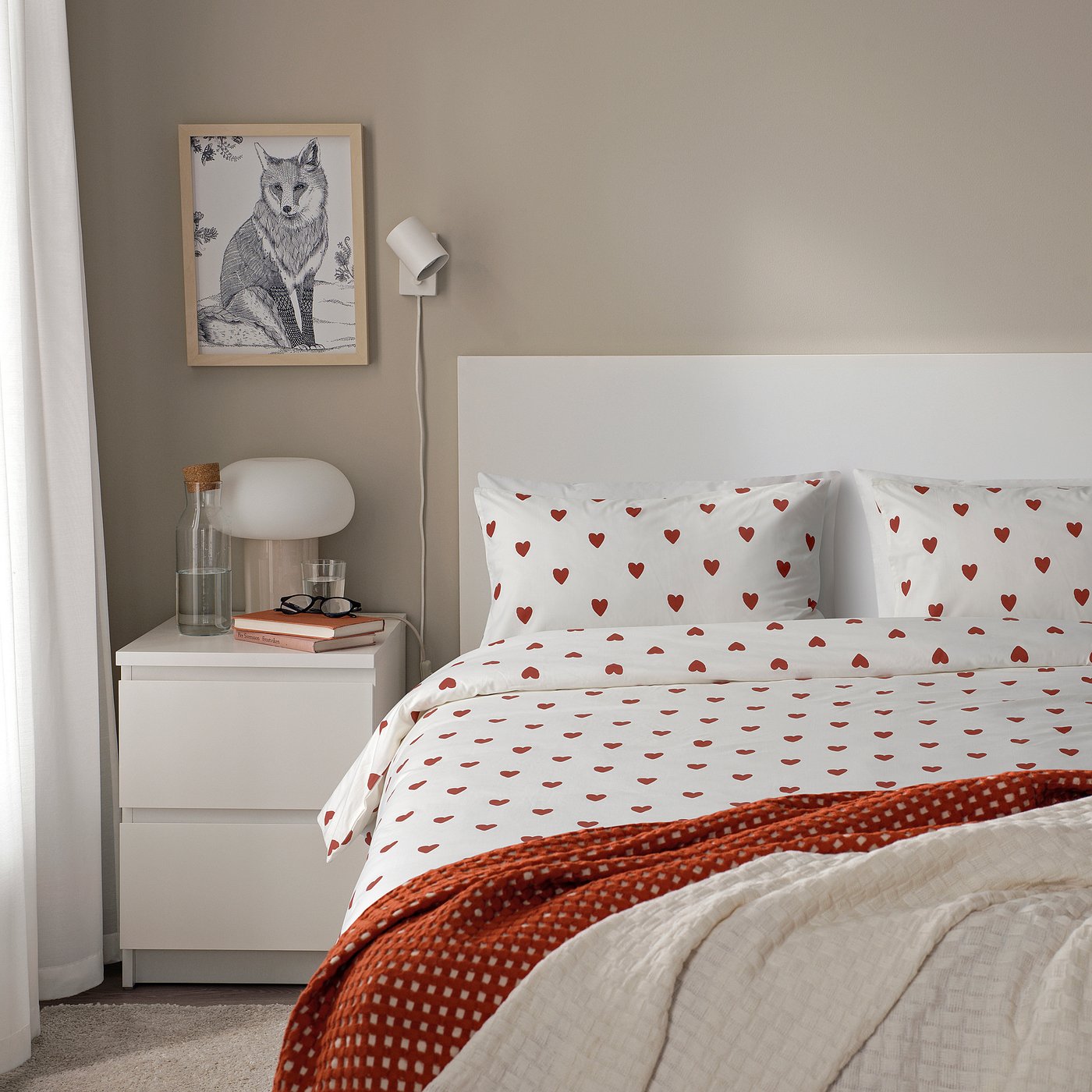 BJÖRNBÄRBUSKE duvet cover and 2 pillowcases, heart pattern white/red, 240x220/50x80 cm