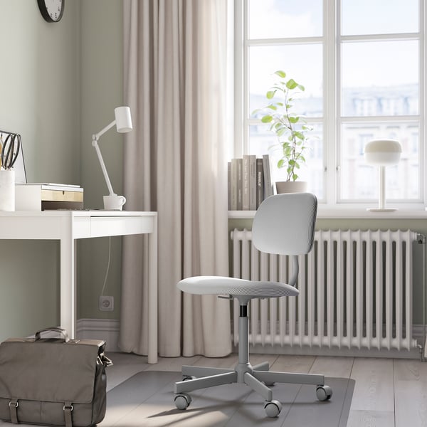BLECKBERGET swivel chair, Klovsta white/grey, 68 cm