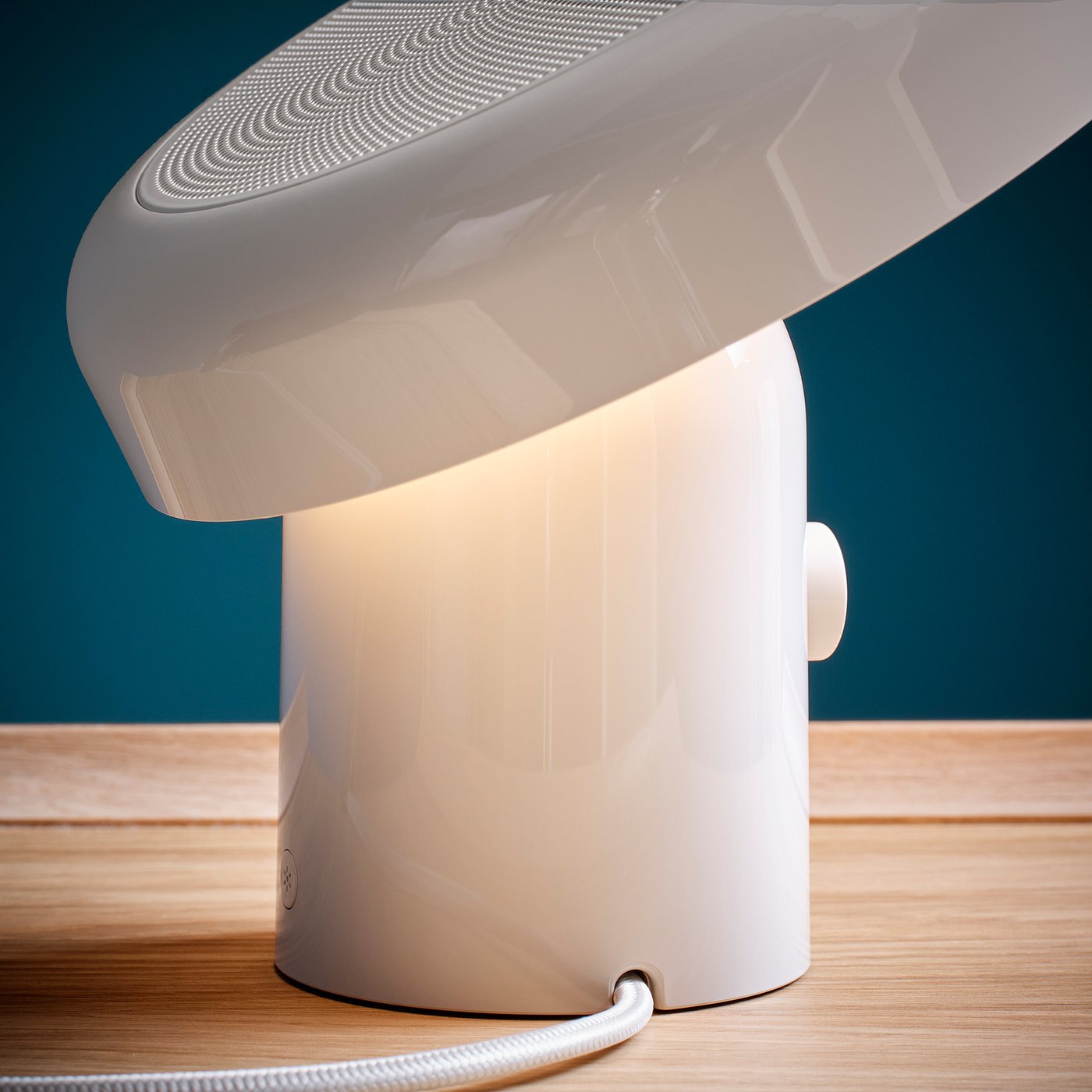 BLOMPRAKT Bluetooth speaker lamp, beige, 22x22.4x20.6 cm