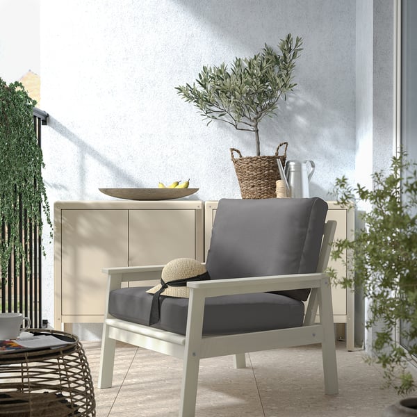 BONDHOLMEN armchair, outdoor, white/beige/Frösön/Duvholmen dark grey, 77x78x81 cm