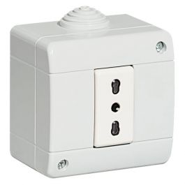 KIT - TWO-PIN SOCKET IN HOUSING IP40 1 MOD