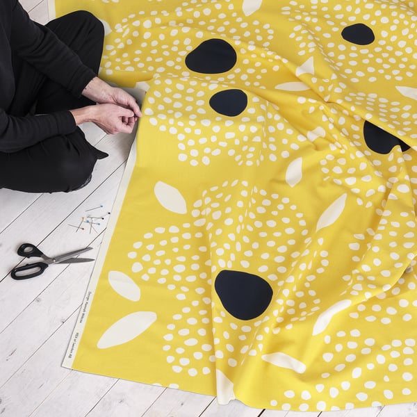 BUSKOPUNTIA pre-cut fabric, yellow black/white/dot pattern, 150x300 cm