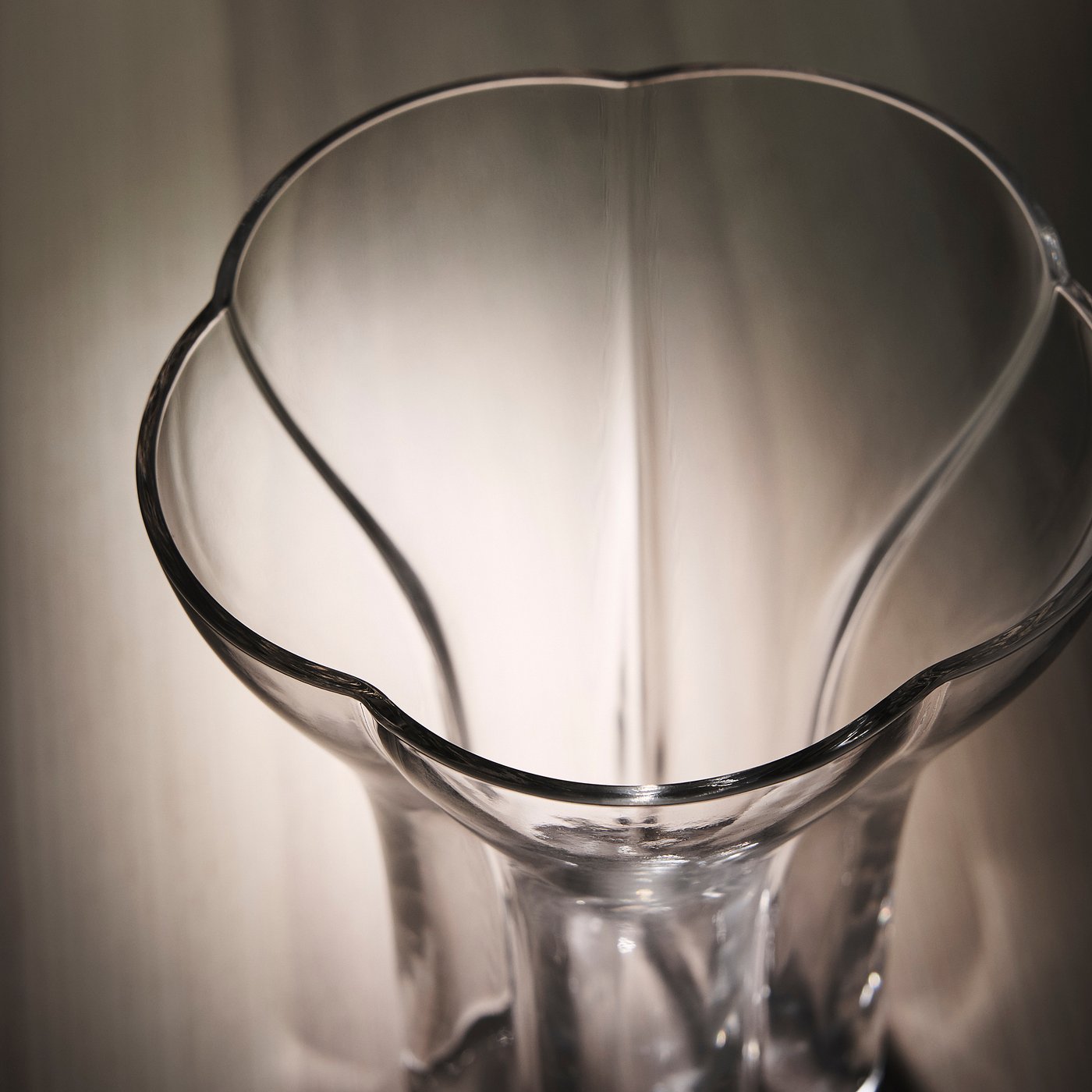 DOFTRIPS vase, clear glass, 18 cm
