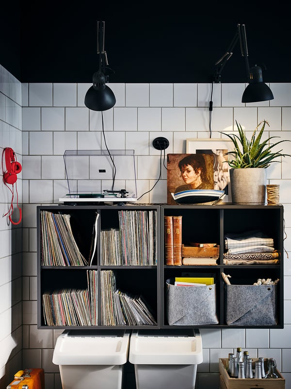 EKET wall-mounted shelving unit w 4 comp, dark grey, 70x35x70 cm