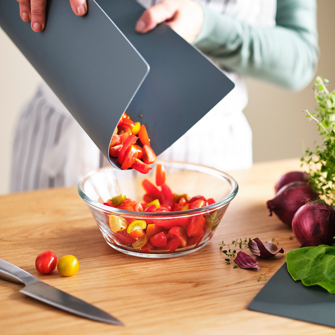 FINFÖRDELA bendable chopping board, dark green/grey-turquoise, 28x36 cm, 2 pack