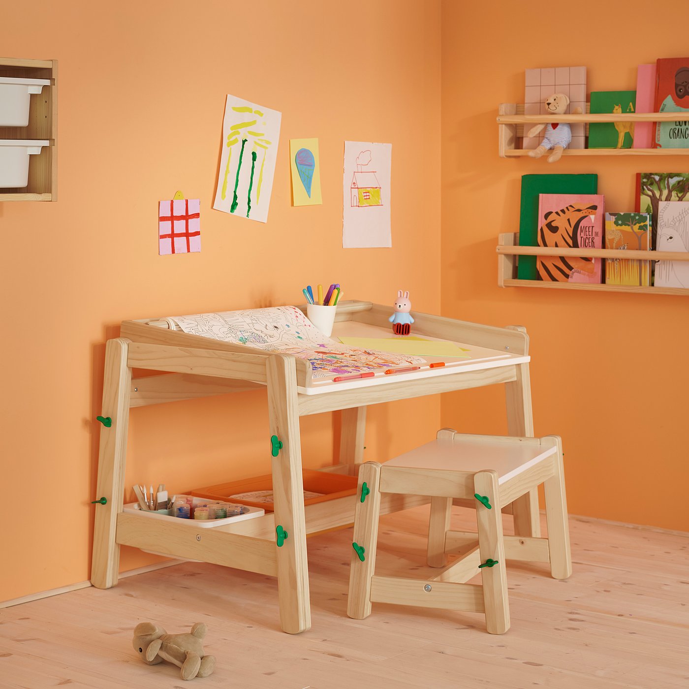 FLISAT Children's desk, height adjustable/green, 97x77x65 cm