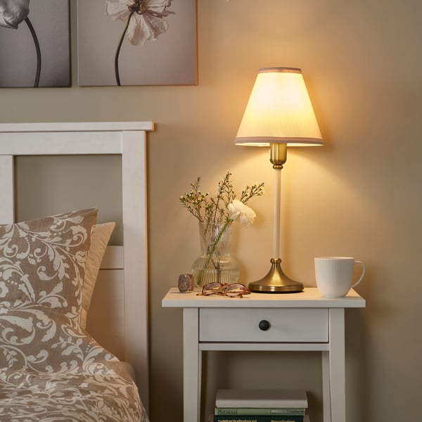 FLYGHÖJD table lamp, brass/beige, 54 cm