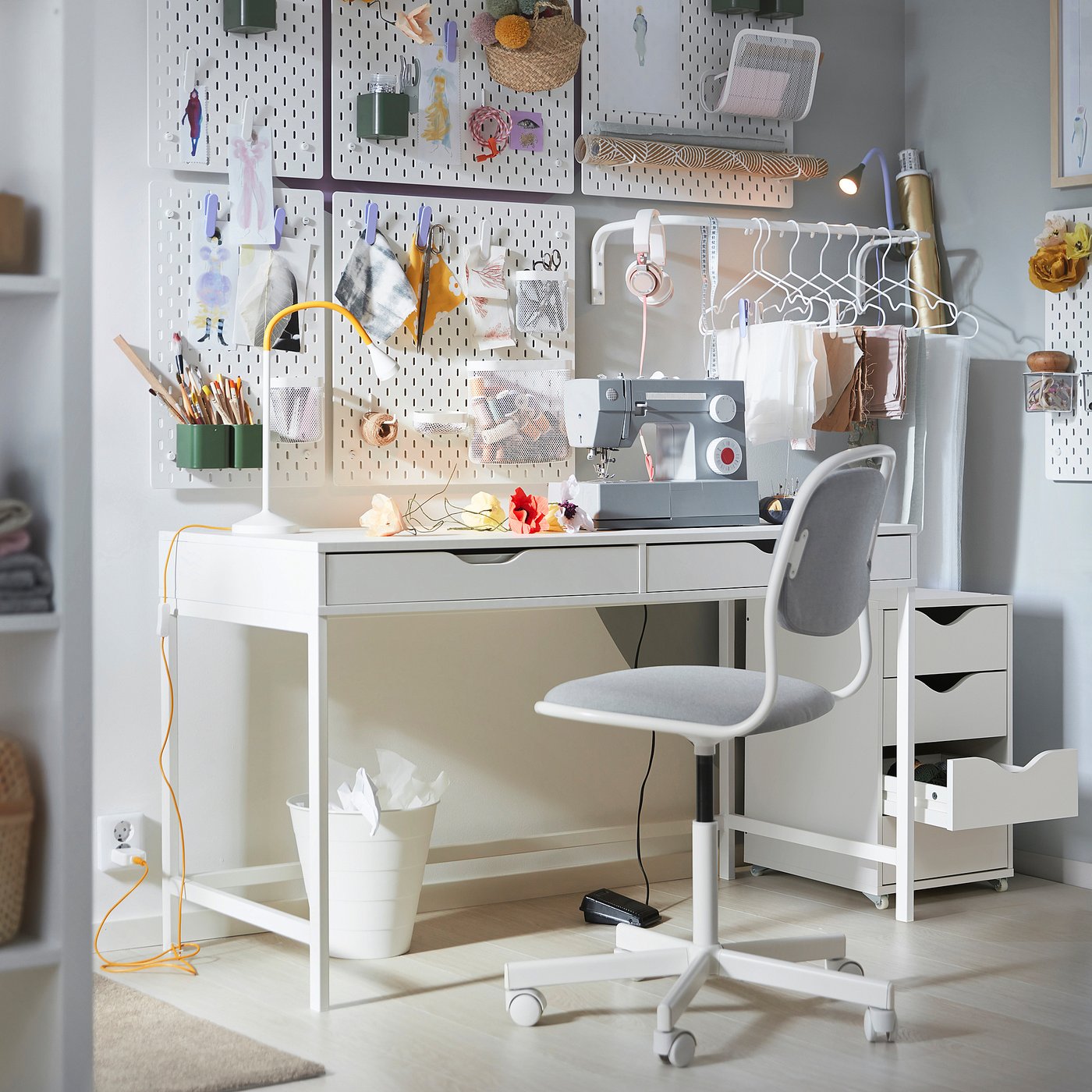 FRIIDROTT drawer unit on castors, white, 35x56 cm