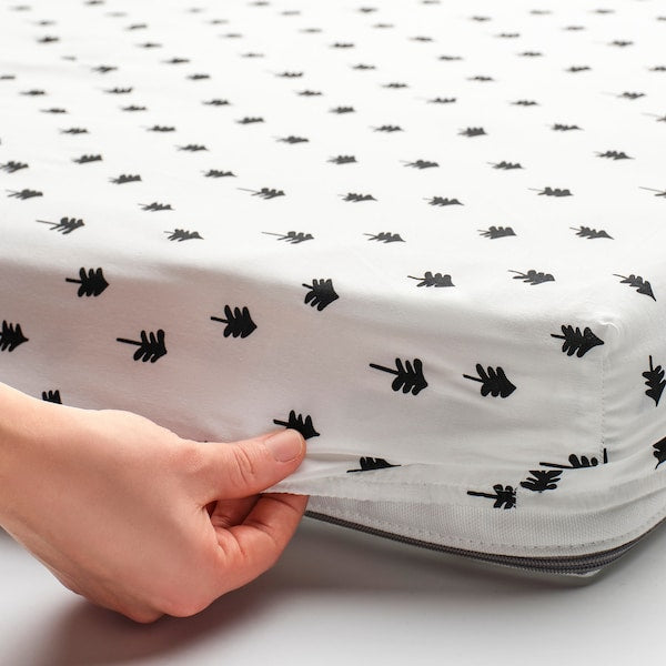 GRÖNFINK - Cot sheet with corners, white/tree motif,60x120 cm