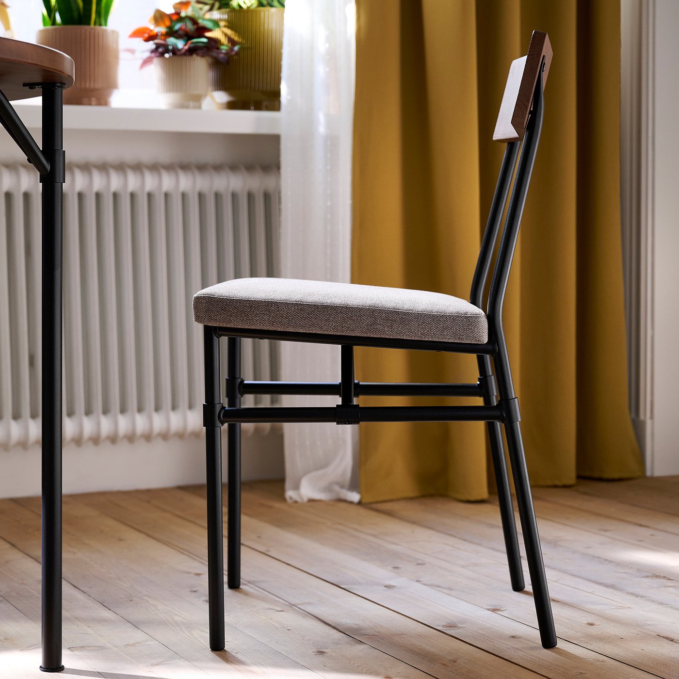 GRÖTÅN / GRÖTÅN table and 4 chairs, pine brown stained/Tibbleby dark beige, 105 cm