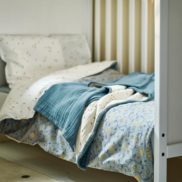 GULDVÄVARE blanket, blue/white dotted, 80x100 cm